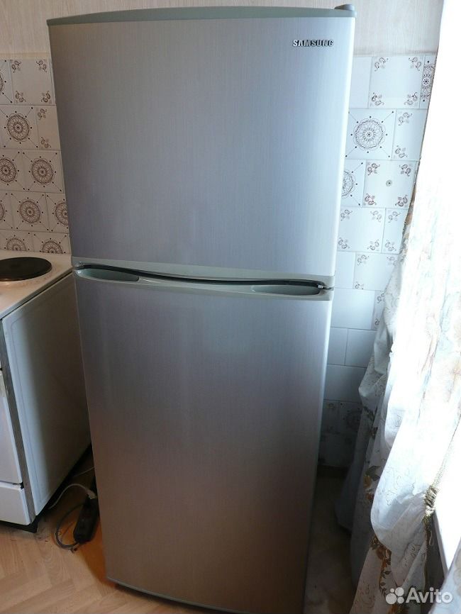 Холодильники душанбе. Холодильник Samsung RT-30 MBSS. Холодильник самсунг rt30mbss. Холодильник Samsung RT-37 MBSS. Холодильник самсунг двухкамерный ноу Фрост.