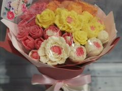 Букеты из шоколадных пионов, тюльпанов и роз