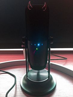 Студийный микрофон с RGB подсветкой (игровой)