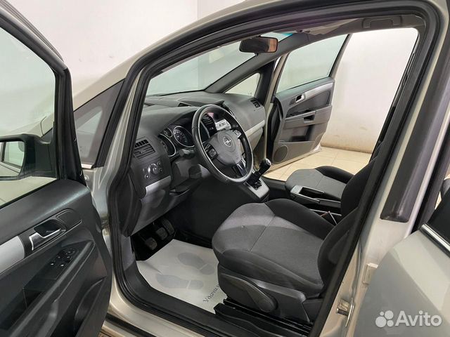 Opel Zafira `2011