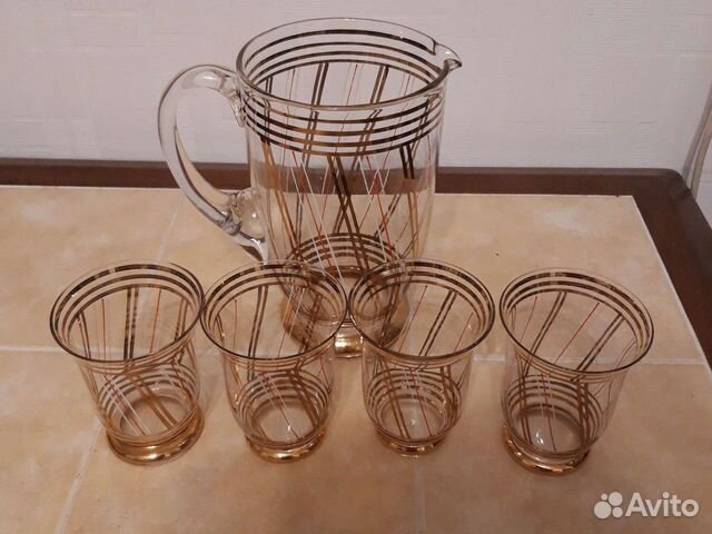 Кувшин цветное стекло и стаканы