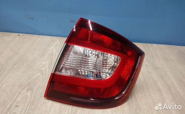 Фонарь задний правый Skoda Rapid