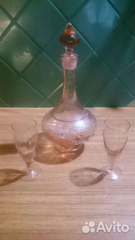 Графин с рюмками