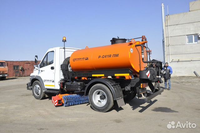 Комбинированная дорожная машина Газ-Next