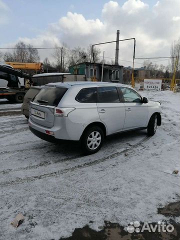 Mitsubishi Outlander 2.0 CVT, 2013, битый, 86 000 км