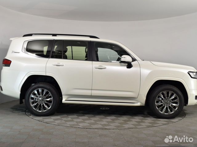 Toyota Land Cruiser 3.3 AT, 2021