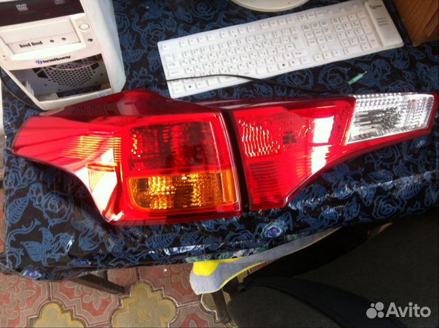 Фонарь задний левый Toyota rav-4