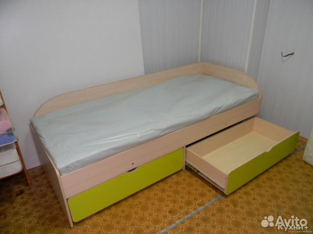 Кровать-тахта с выдвижными ящиками