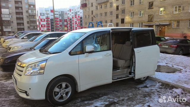 toyota noah левый руль