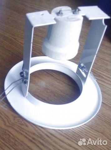 Светильники точечные споты R80 белые