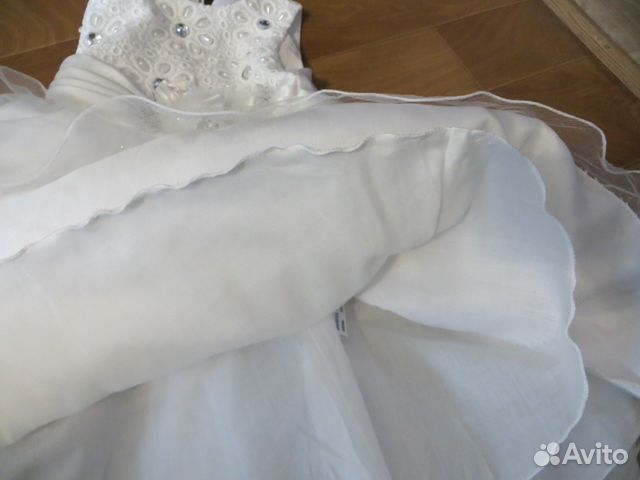 Платья новые и б.у. на 2-4 г