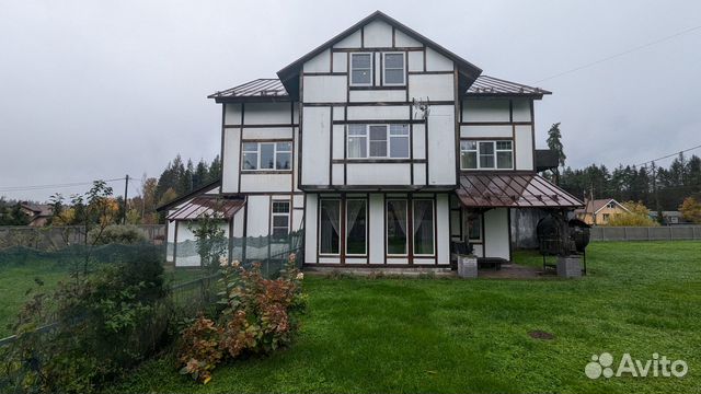 

10-к. и более коттедж, 250 м²