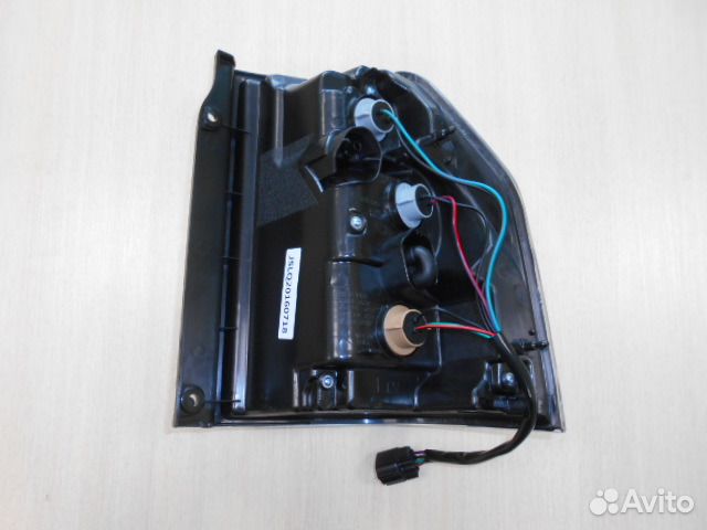 Фонарь задний Mitsubishi Pajero 4