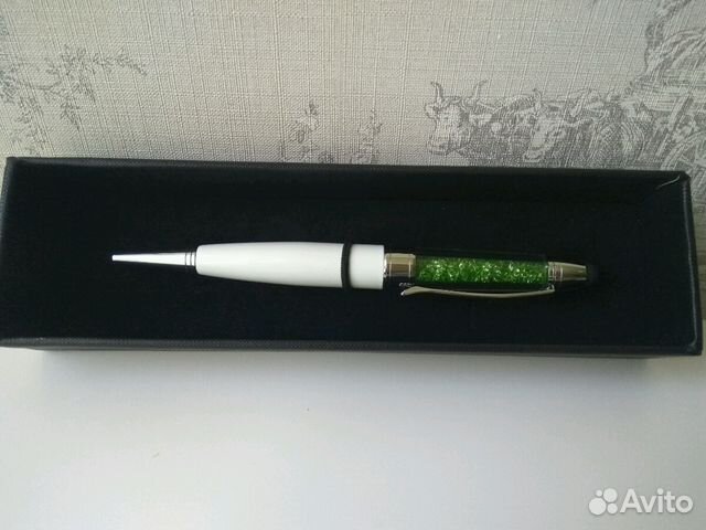 Ручка с кристаллами новая Ручка с кристаллами новая