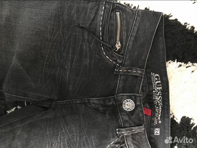 Продаются женские джинсы Guess