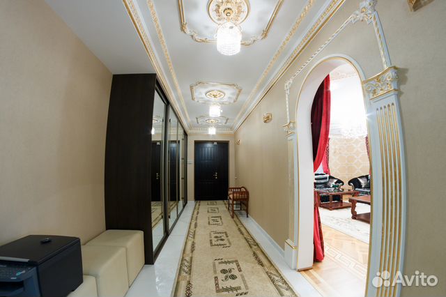Дом 670 м² на участке 10 сот.