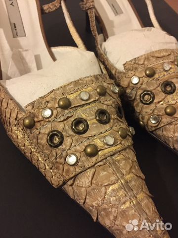 Босоножки Shy