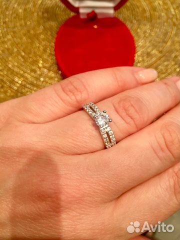 Серебряное кольцо с цирконами