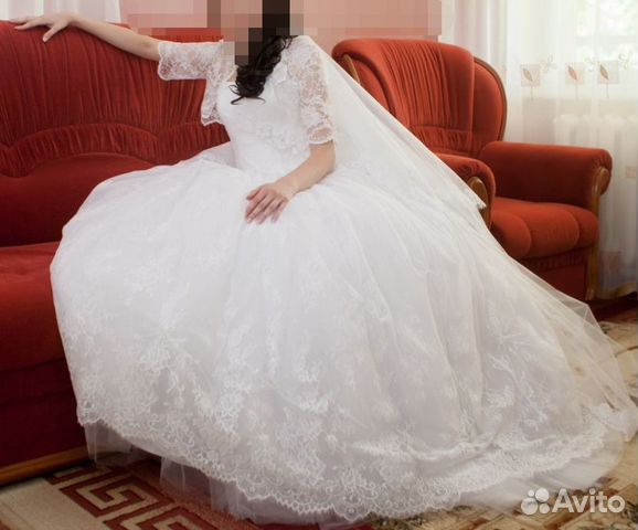 Шикарное белое платье