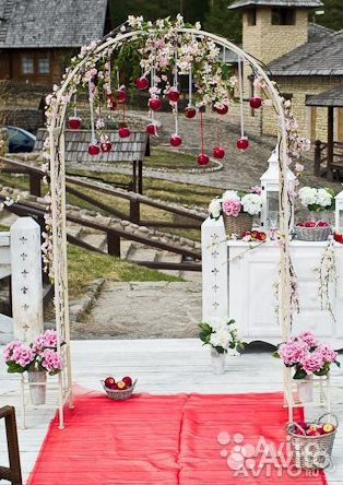 Аренда свадебной арки/столик регистратора/декор Аренда свадебной арки/столик регистратора/декор