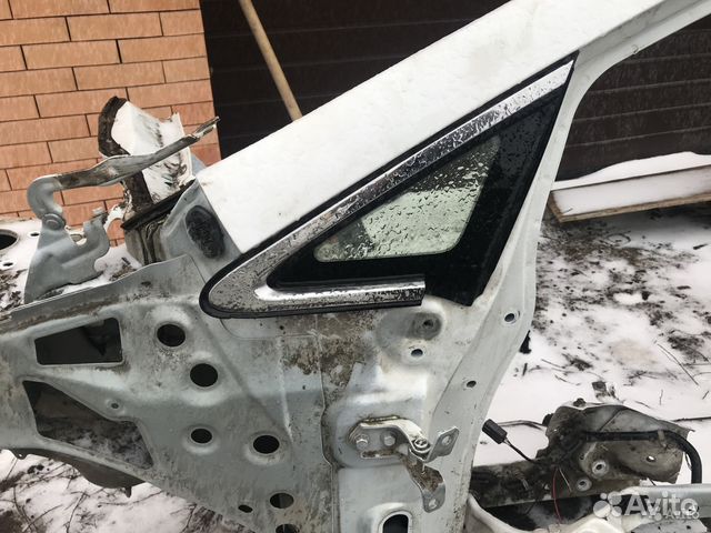Форточка задняя левая Mazda CX7