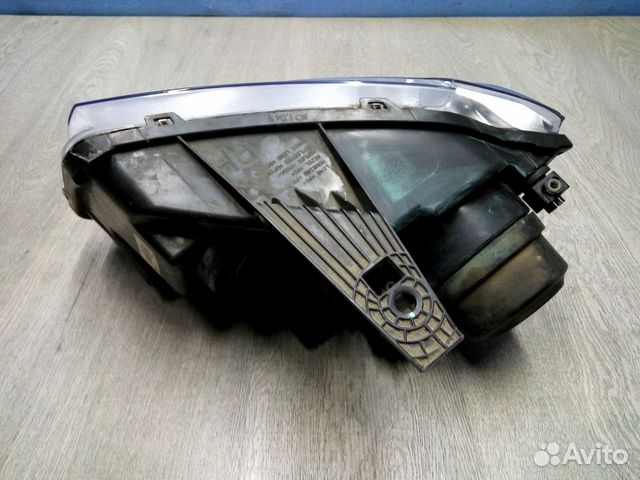 Фара правая Jeep Grand Cherokee вк2 2010 Фара правая Jeep Grand Cherokee вк2 2010