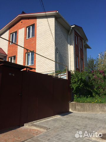Коттедж 240 м² на участке 5 сот.