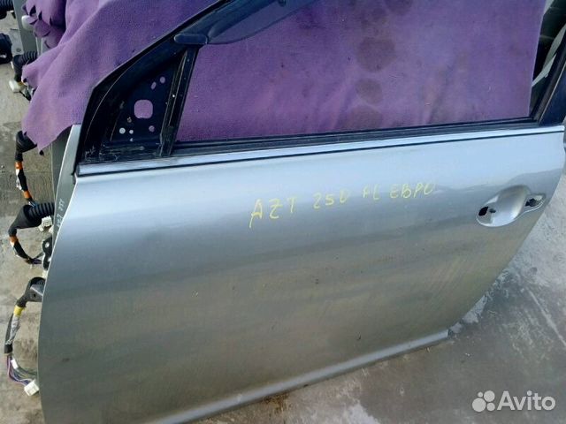 Дверь передняя левая Авенсис Тойота голая
