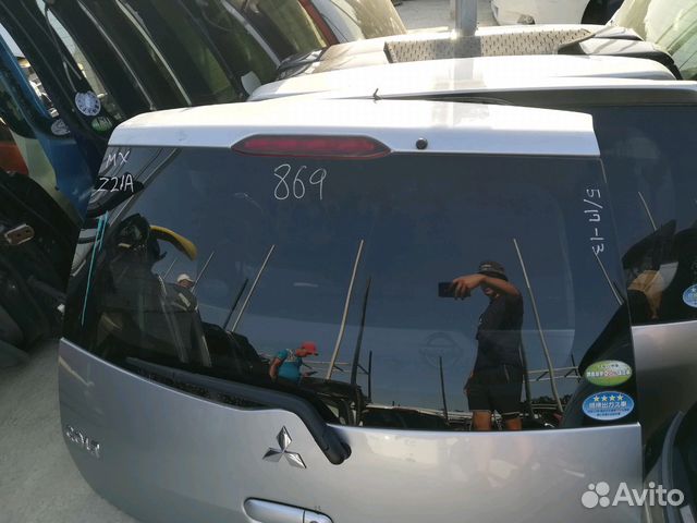 Стекло в крышку багажника на Mitsubishi colt