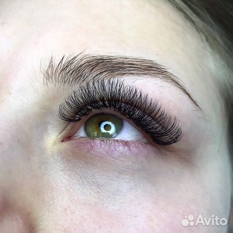 Наращивание ресничек, оформление бровей