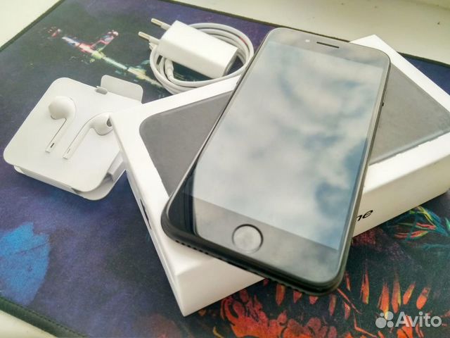 iPhone 7 черный на 32 Гб