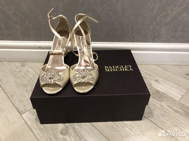 Босоножки Badgley Mischka размер 36 (но идут за 37 Босоножки Badgley Mischka размер 36 (но идут за 37