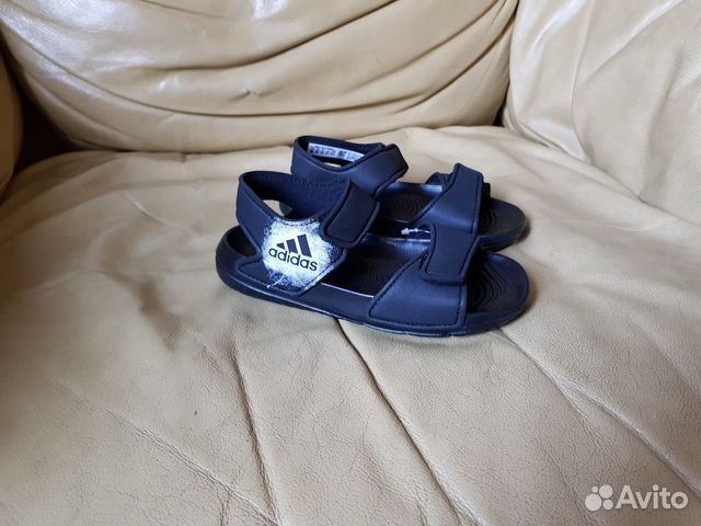 Сандалии Adidas новые детские 26 р