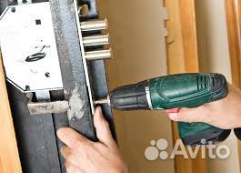 Ремонт входных дверей и откосов