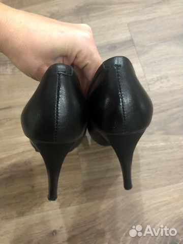 Туфли чёрные, на каблуке 38 р
