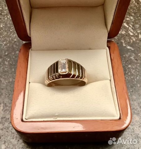 Печатка золотая с бриллиантом Печатка золотая с бриллиантом