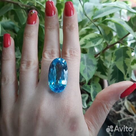 Большой природный топаз. Огранка 54,06 карат