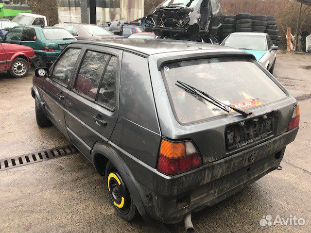 Разбор на запчасти Volkswagen Golf 2
