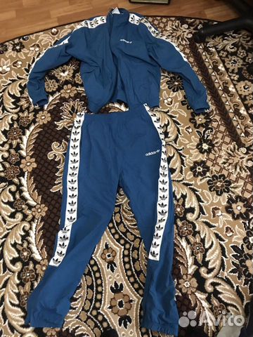 Спортивный костюм Спортивный костюм