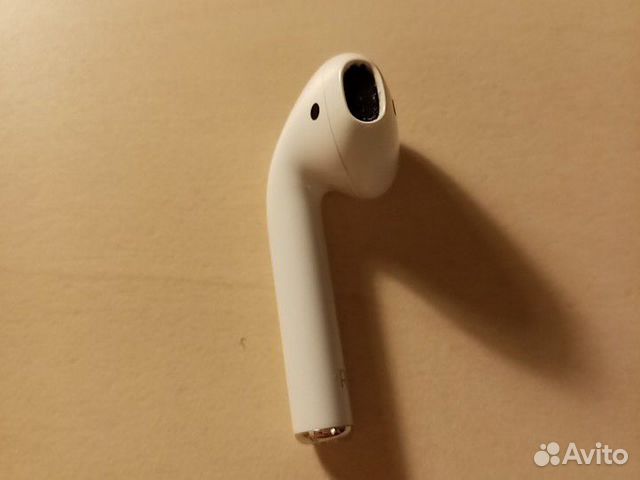 Правый наушник airpods оригинальный 2 поколения Правый наушник airpods оригинальный 2 поколения