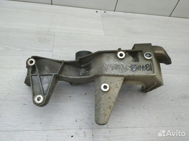 Кронштейн генератора 022260087F VW Touareg 2002-20