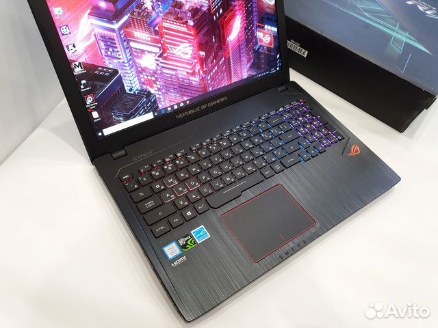 Asus ROG Strix i7-7700HQ GTX1050Ti SSD IPS