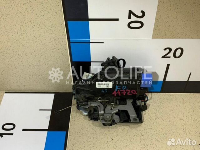 Замок двери передней правой Skoda Octavia A5 Замок двери передней правой Skoda Octavia A5