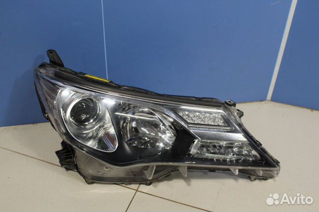 Фара правая Toyota RAV 4