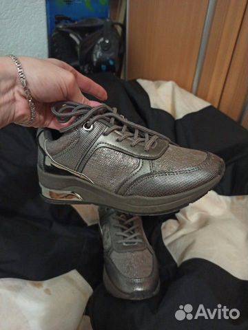 Кроссовки