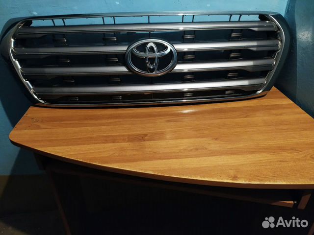 Решётка радиатора Toyota Land Cruiser 200(07-12) Решётка радиатора Toyota Land Cruiser 200(07-12)
