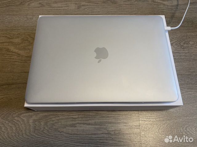 Apple MacBook Pro 13 2018 i5 2.3/8/512/TB новый