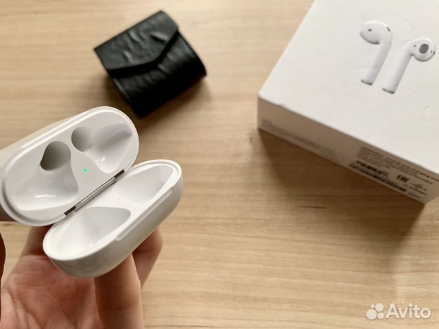 Зарядный кейс AirPods (первое поколение, оригинал)