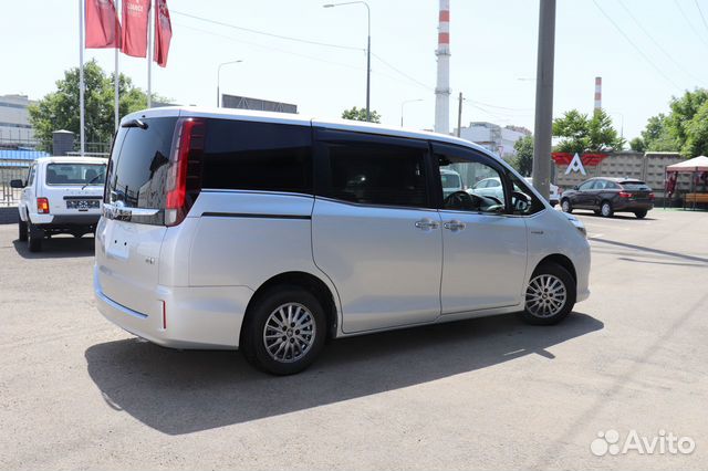 Toyota Esquire 1.8 CVT, 2016, 60 654 км