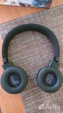 Продам беспроводные наушники JBL live400 BT Продам беспроводные наушники JBL live400 BT